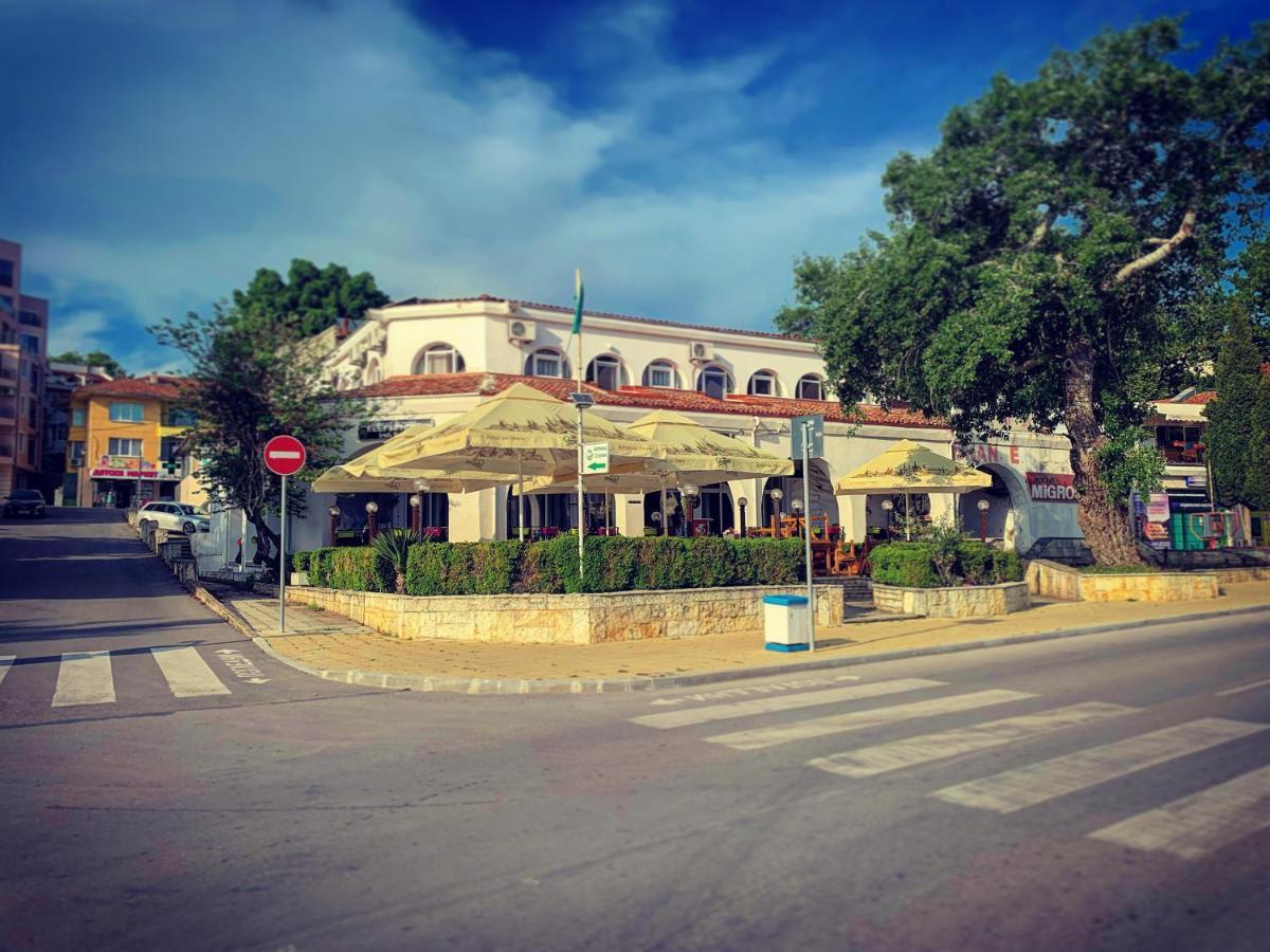 Sea Square Hotel Balchik Exterior foto