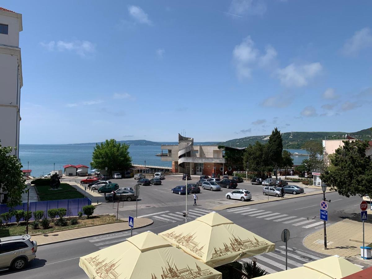 Sea Square Hotel Balchik Exterior foto