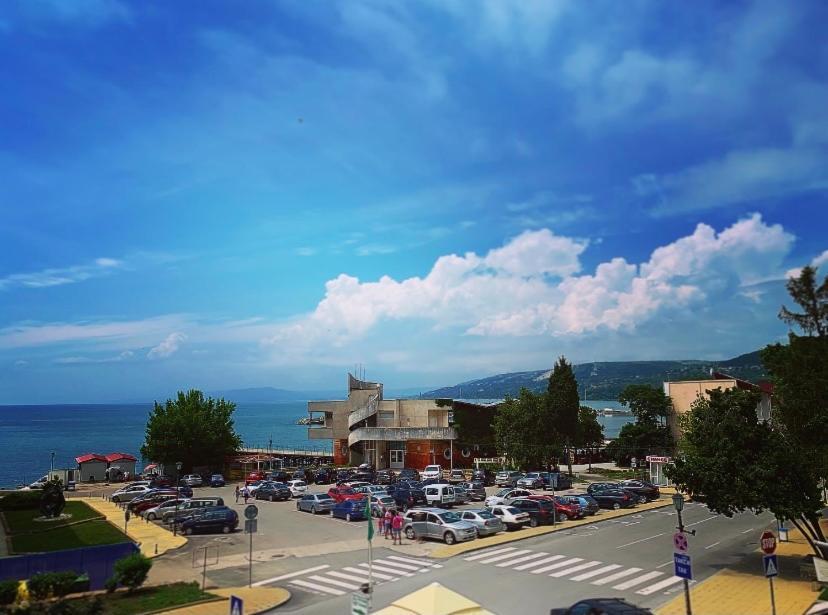 Sea Square Hotel Balchik Exterior foto