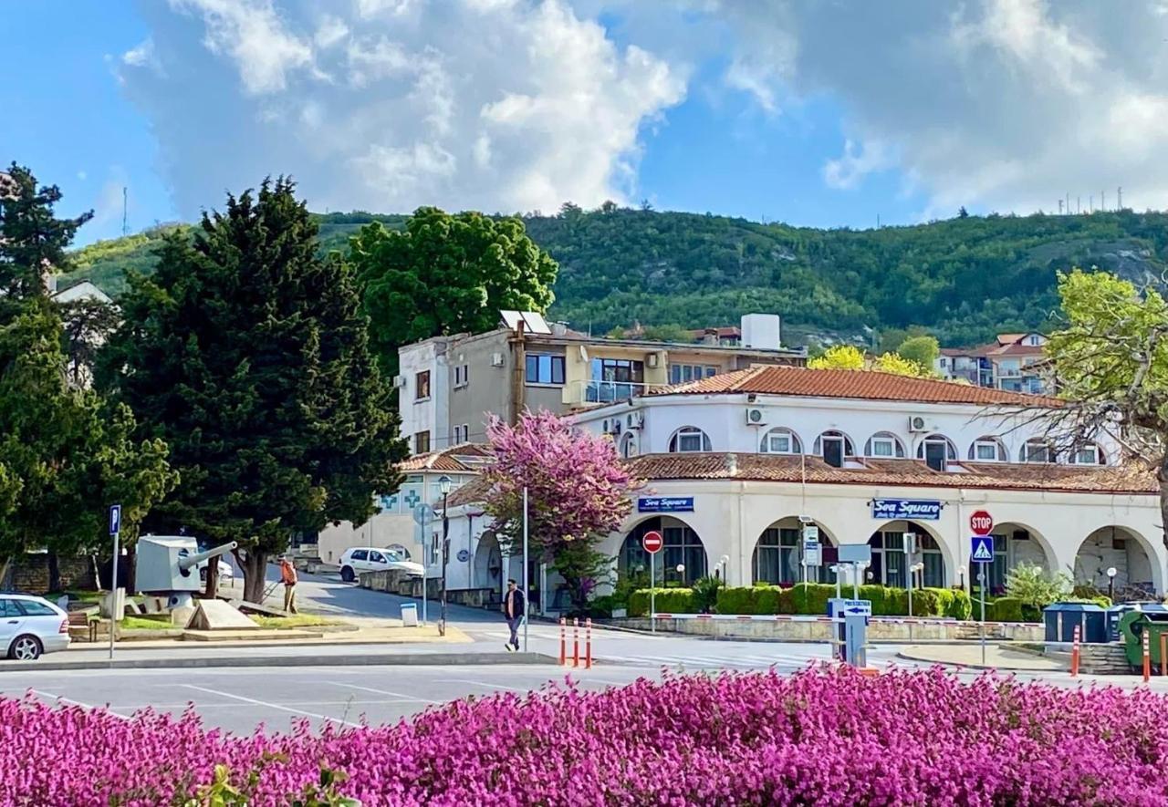 Sea Square Hotel Balchik Exterior foto